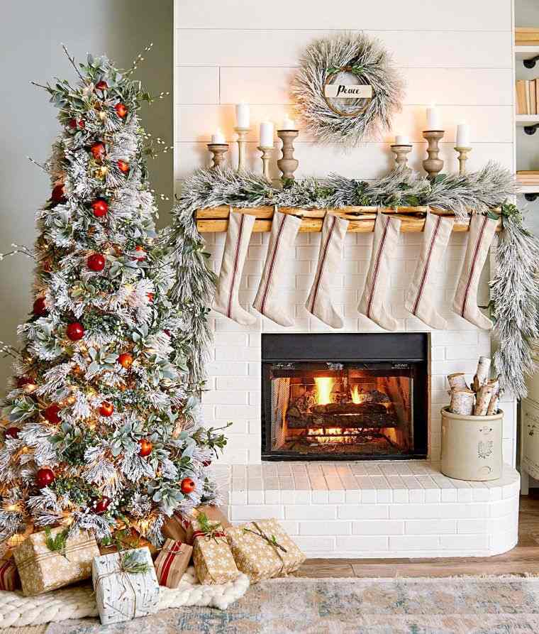 décoration de Noël intérieur pour la cheminée 