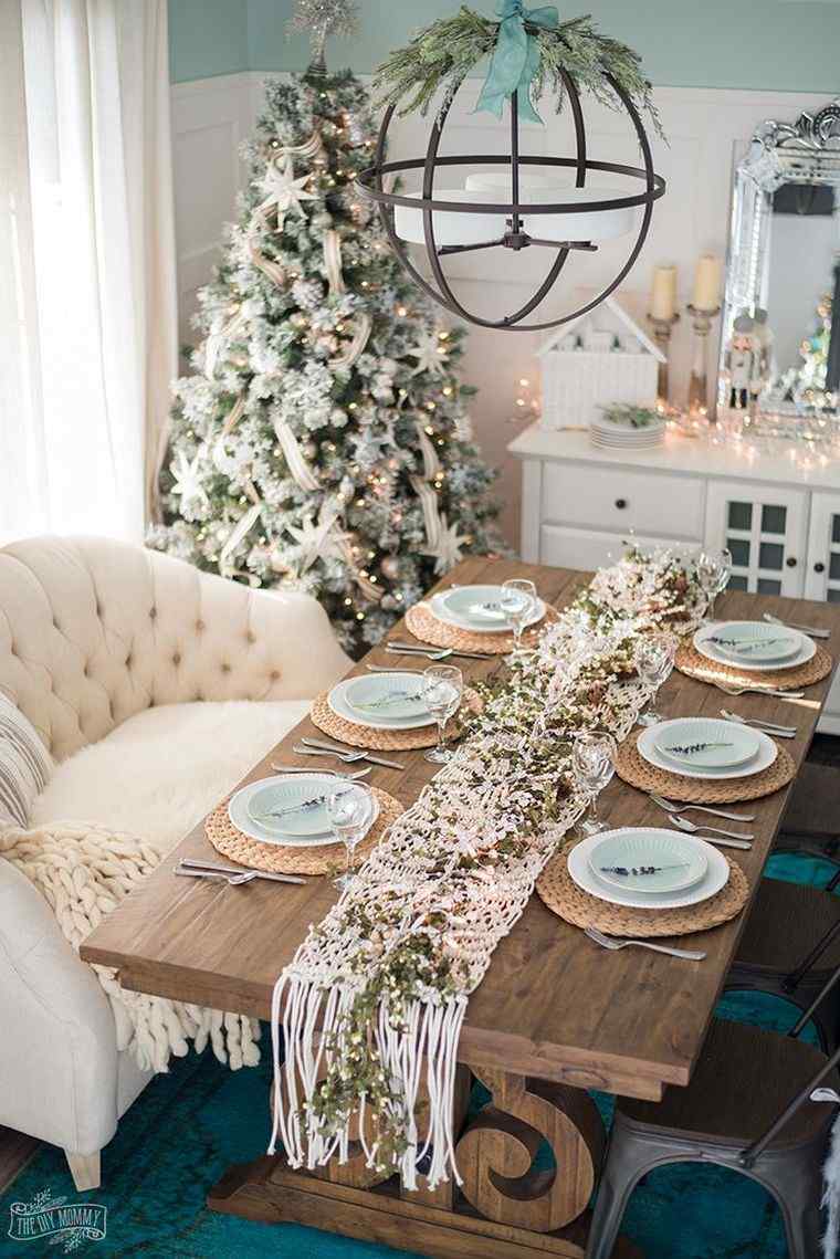 décoration de Noël table en blanc 