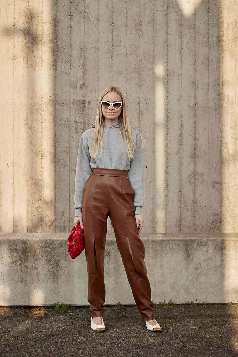 pantalon en cuir look mode street style 2020