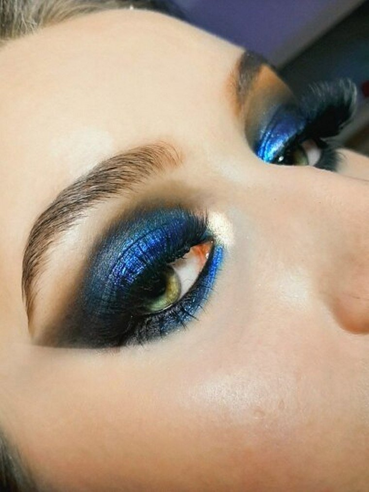 metallic blue makeup spring 2021