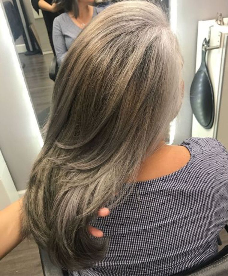 cheveux longs et gris idée de coupe