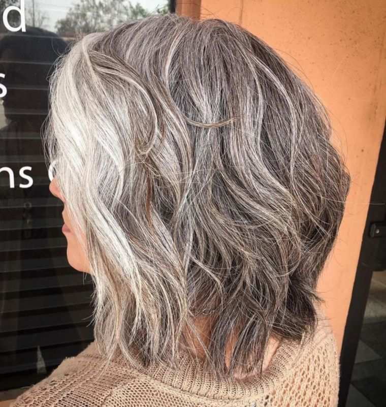 coiffure stykle shaggy pour cheveux gris