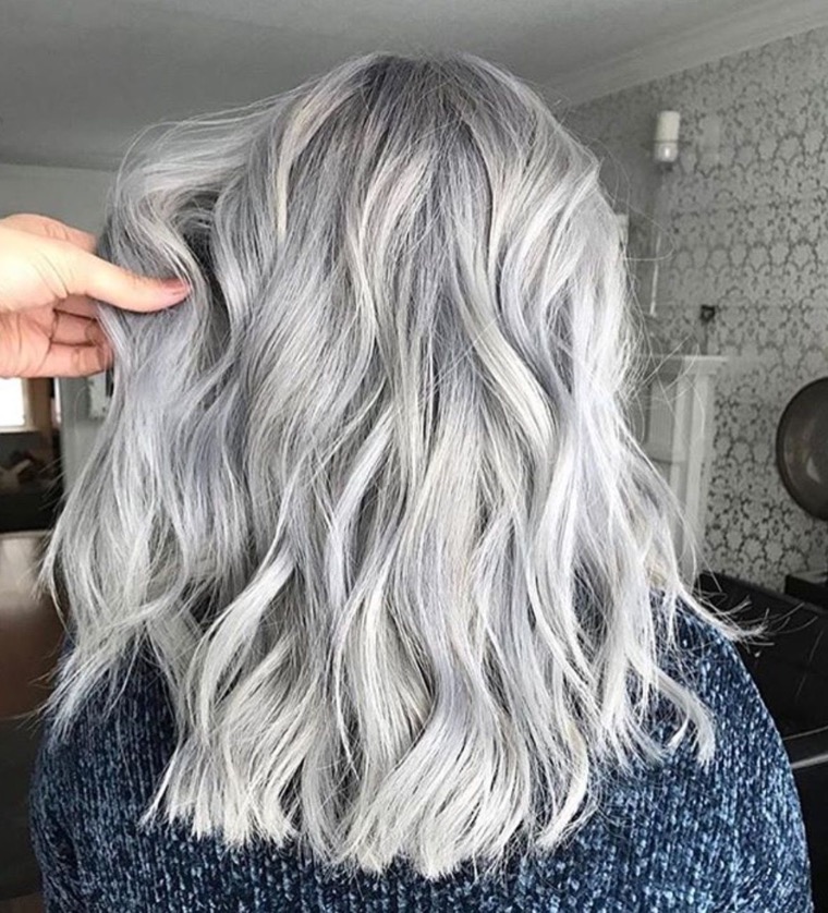 comment porter les cheveux gris