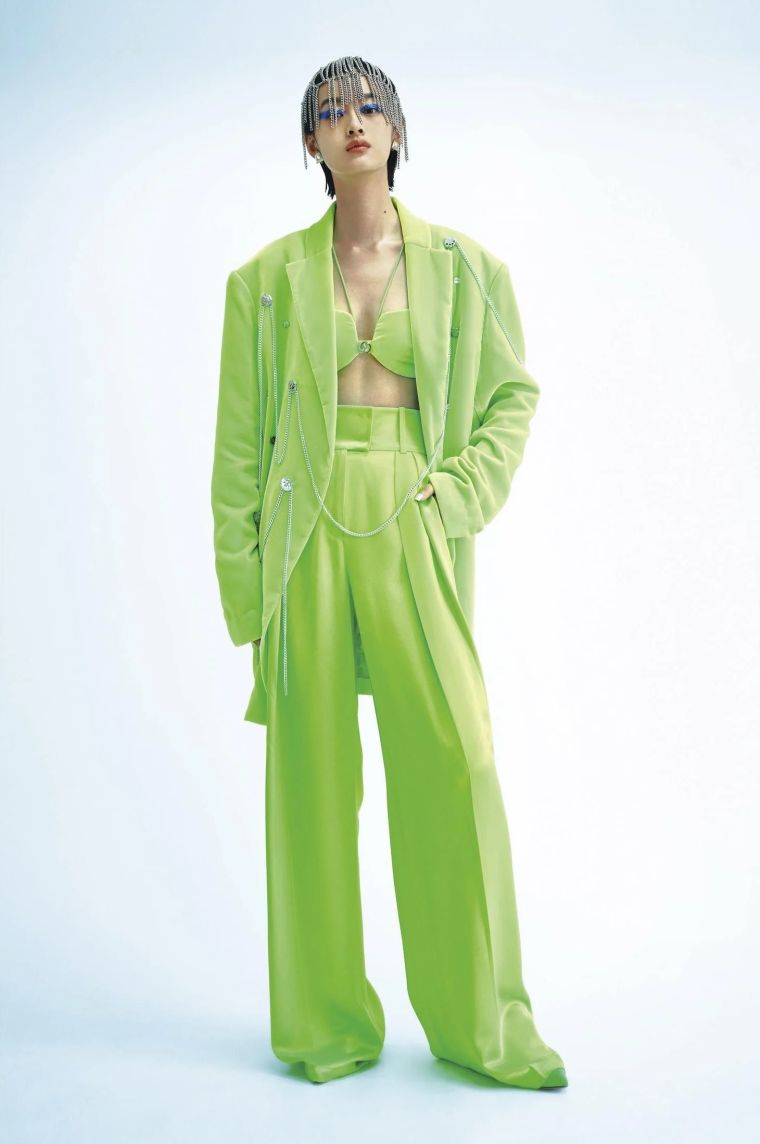 costume en couleur vert néon 
