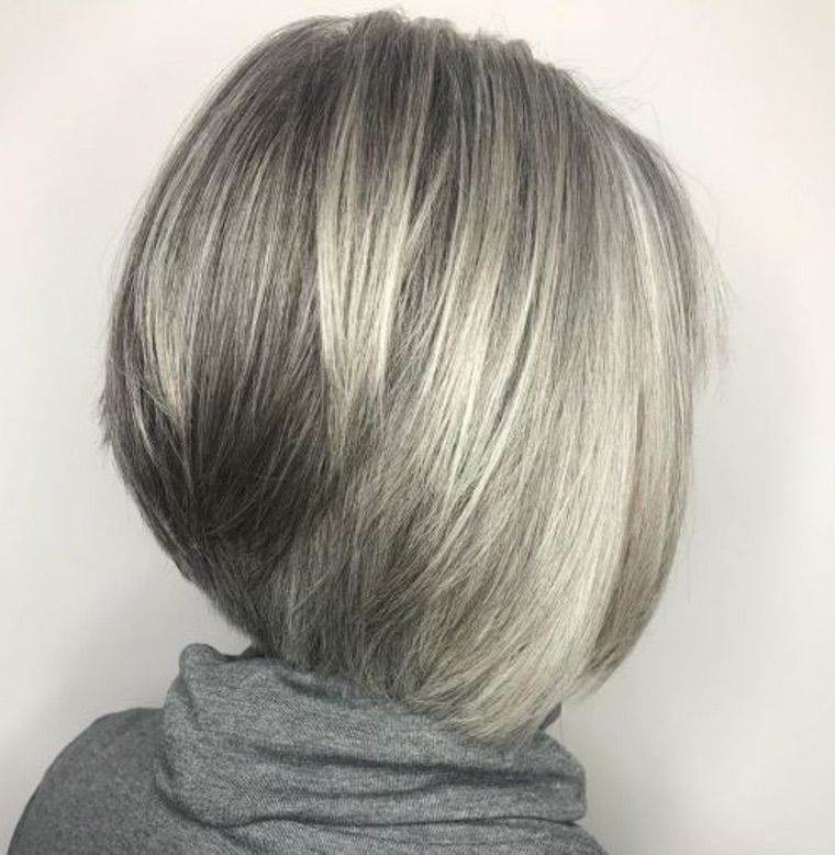 femme cheveux gris