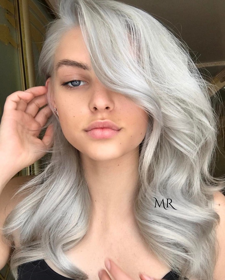 mèche grise cheveux