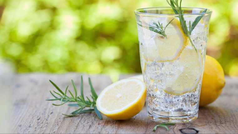 pourquoi boire de l'eau citronnée 