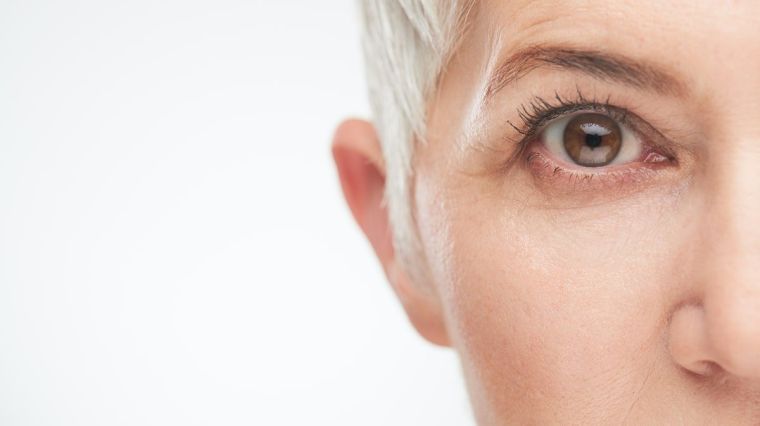 crème de contour des yeux à 50 ans 