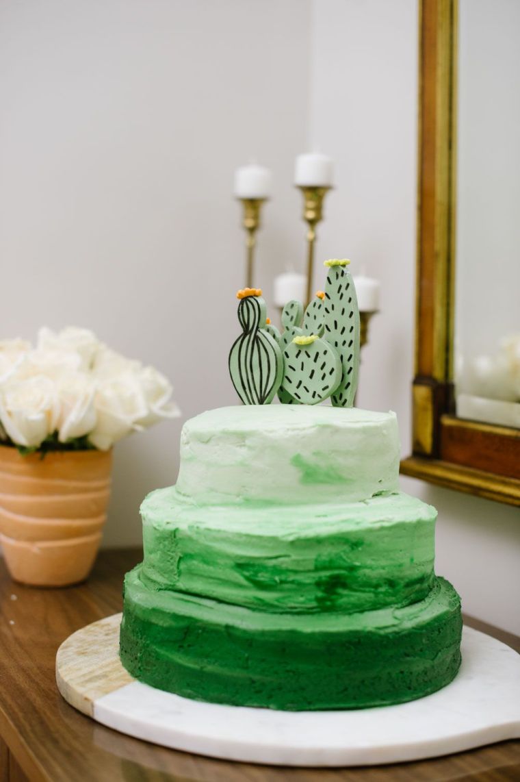 gâteau d'anniversaire printemps avec cactus