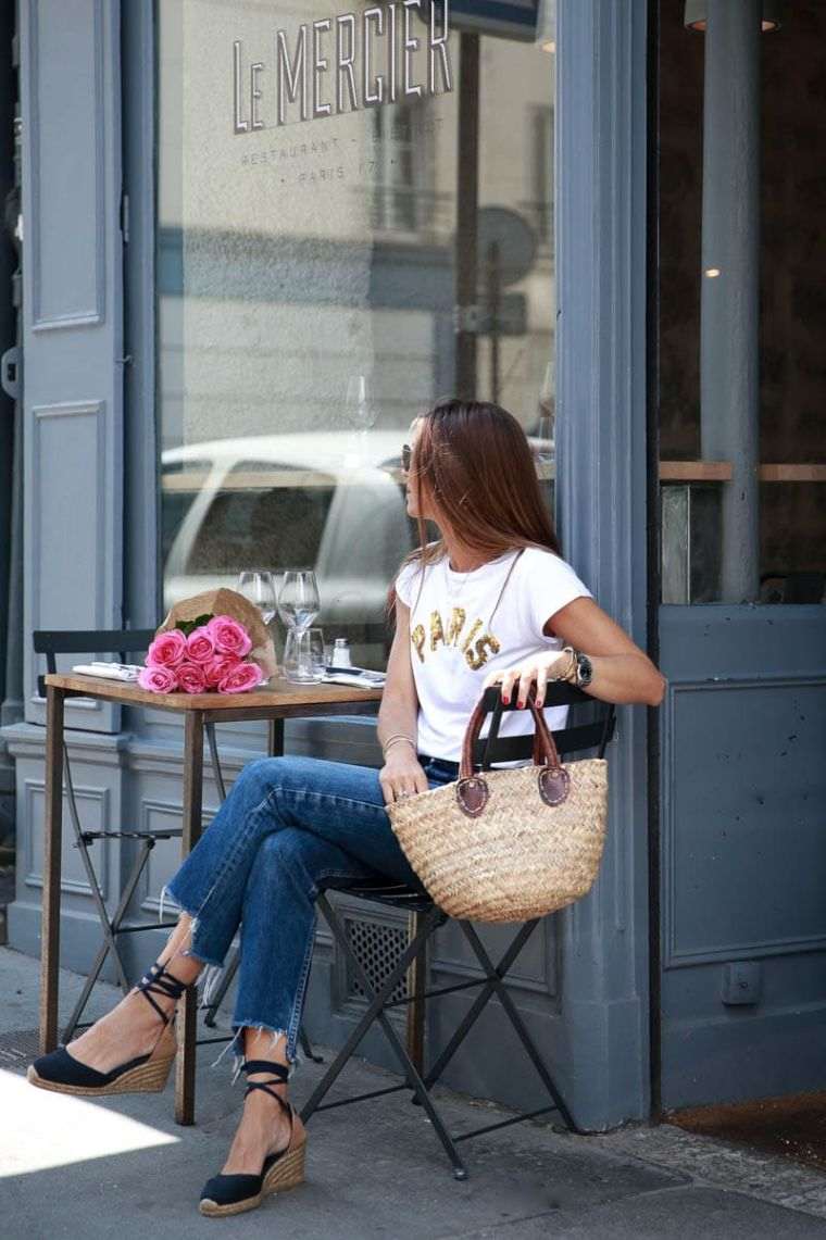 jeans tendane femme printemps avec t-shirt