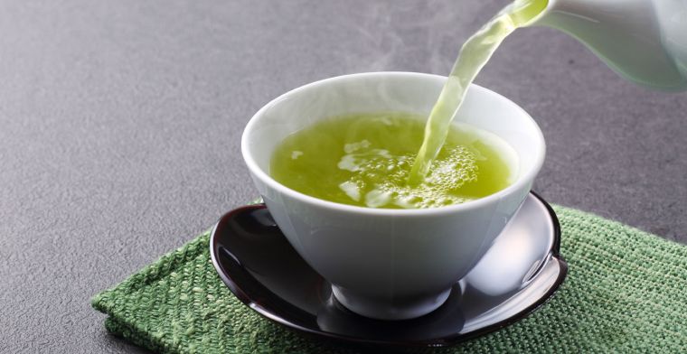 remèdes perte de cheveux avec thé vert 