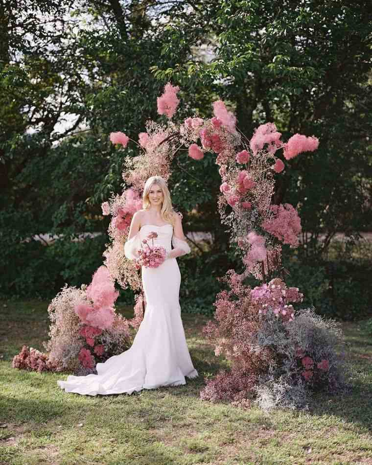 arc de mariage avec fleurs 