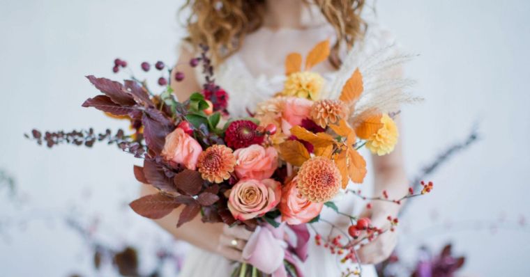 bouquet de mariée avec fleurs 