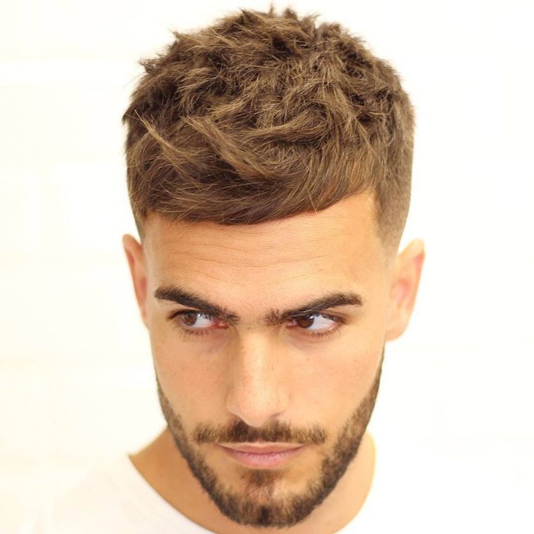 coupe courte homme moderne 
