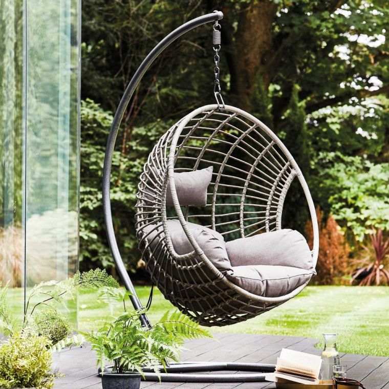 déco jardin 2021 avec chaise suspendue moderne 