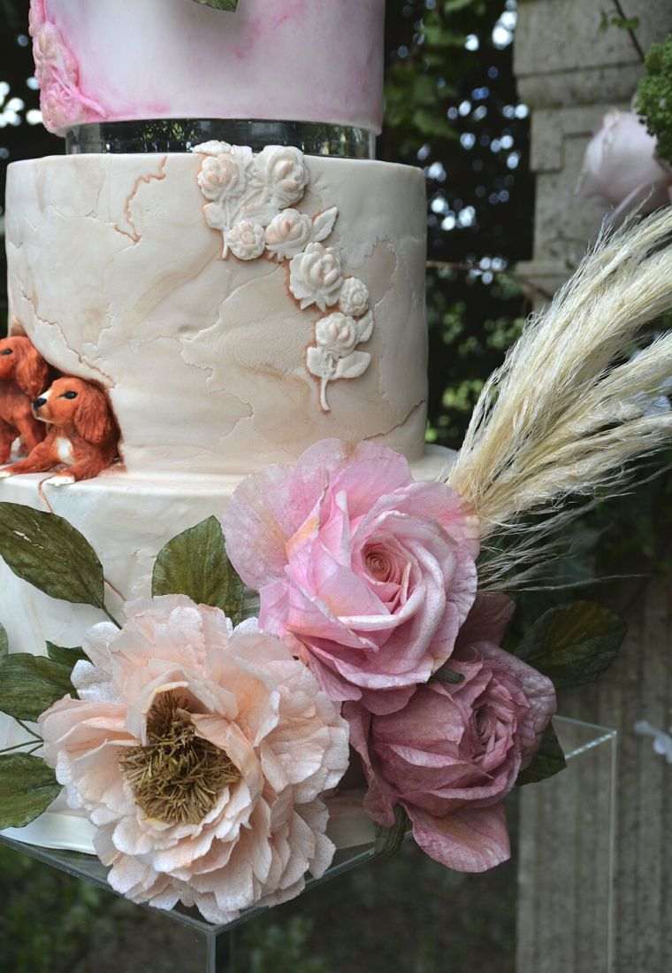 gâteau de mariage avec déco florale 