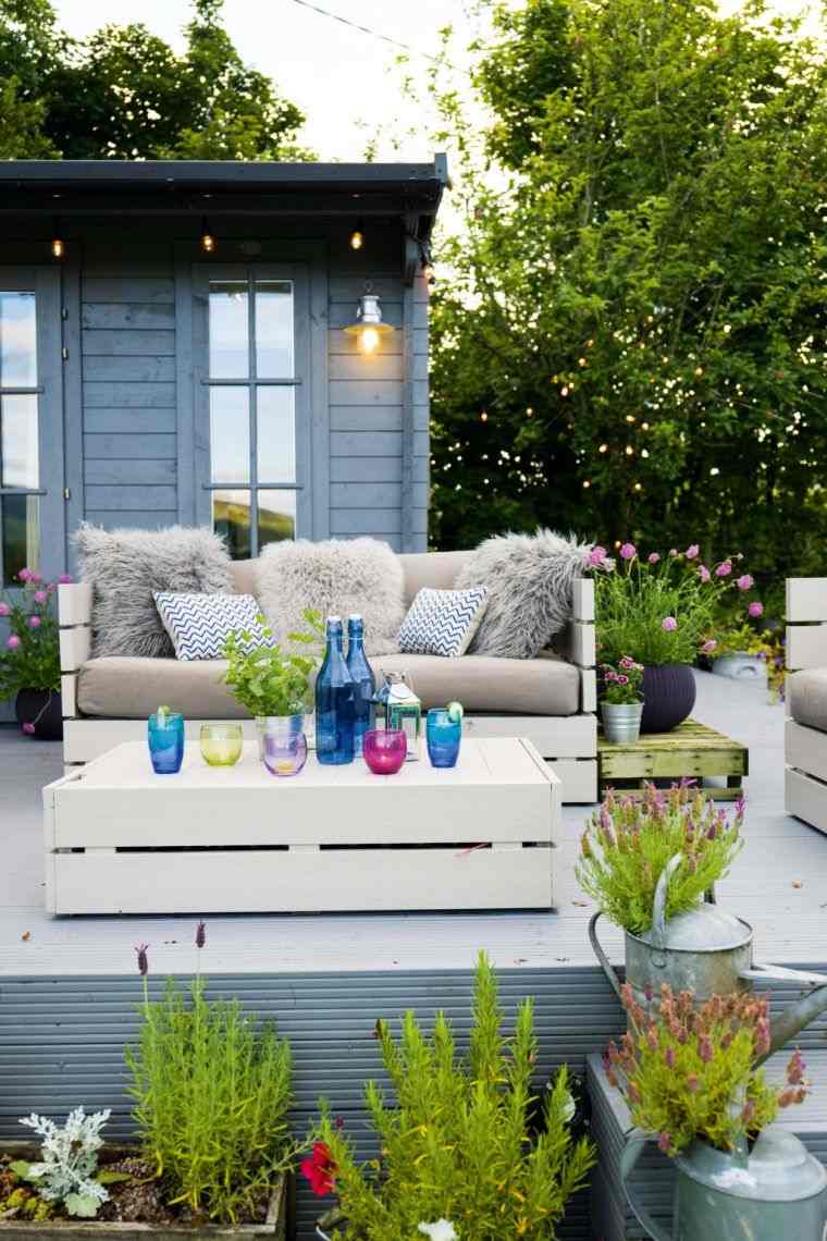 meubles en palettes pour un jardin cozy
