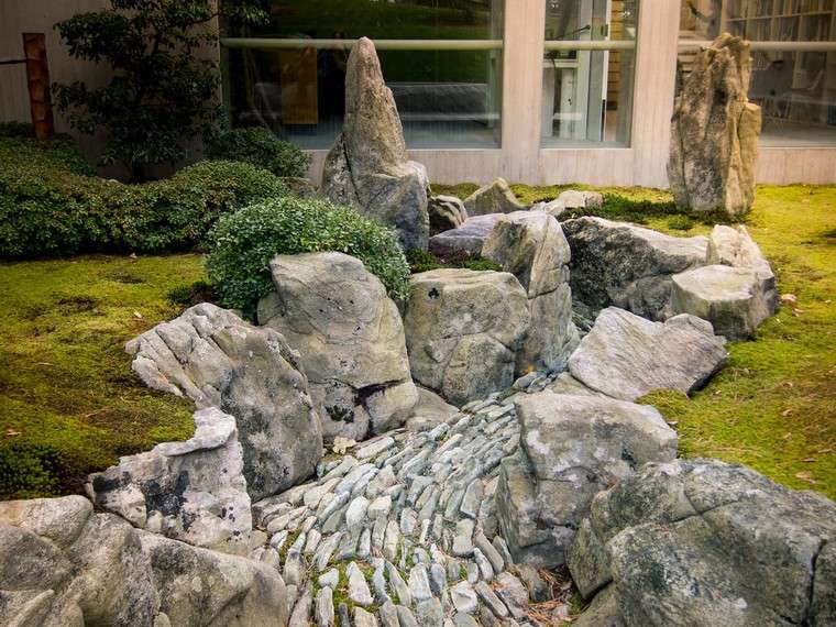 chemin pierres jardin zen