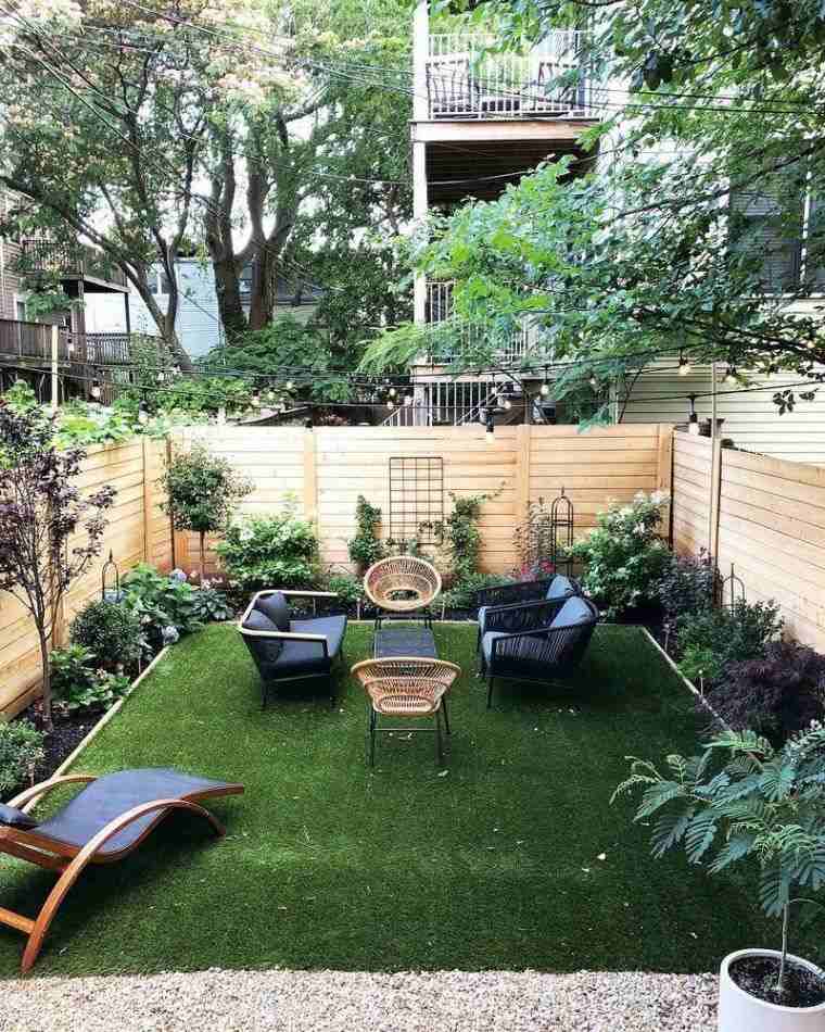 décor petit jardin avec salon de jardin 