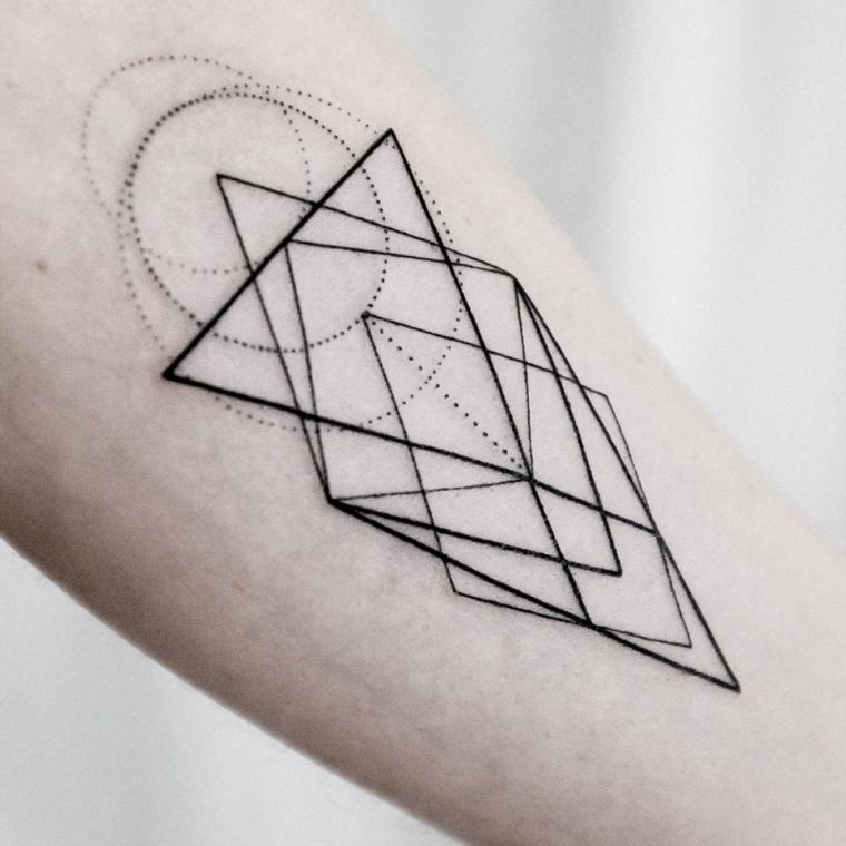 idée de tatouage tendance de style géométrique