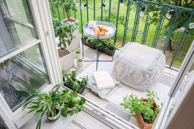 arroser les plantes de balcon