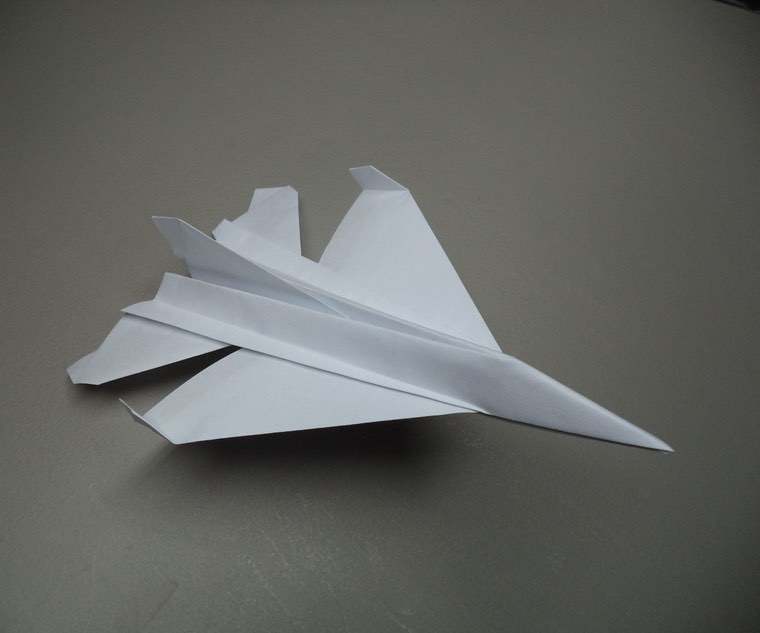 avion en papier origami