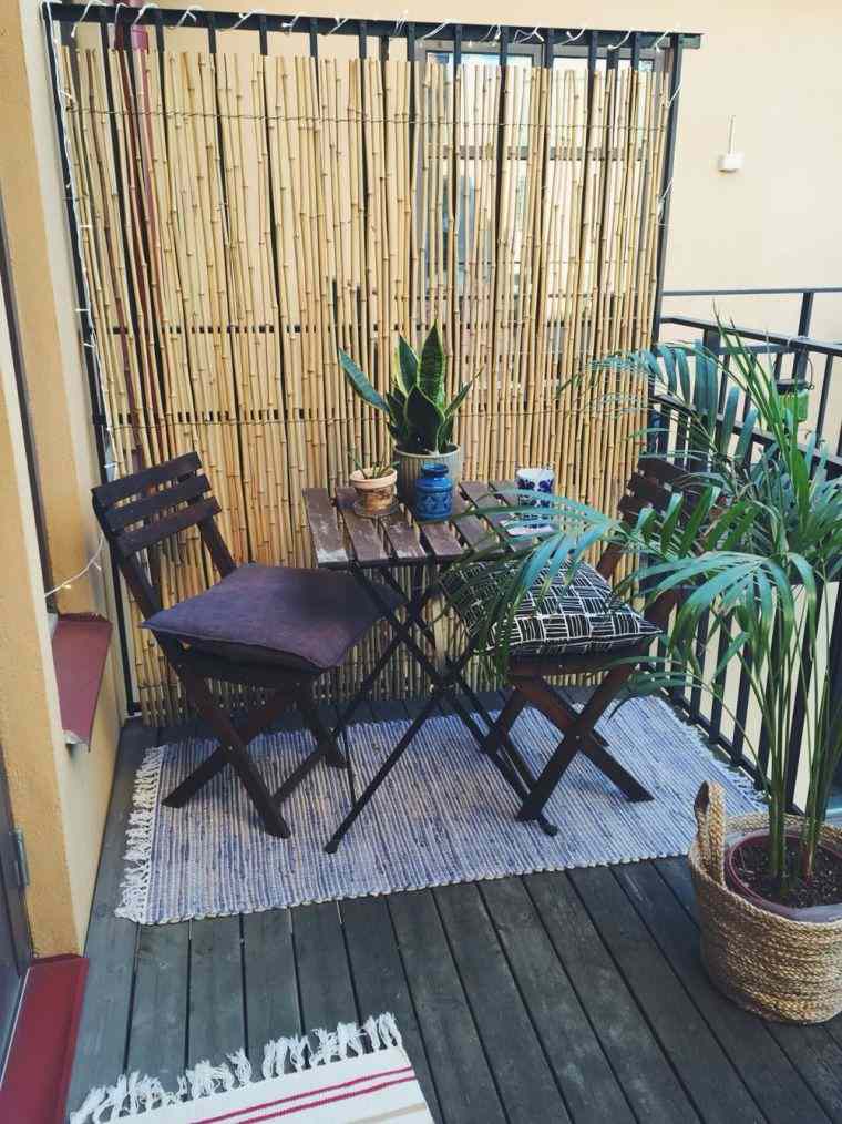 cacher vis-à-vis balcon avec du bambou