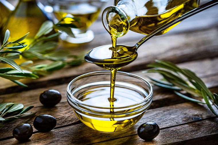 masque huile olive pellicules