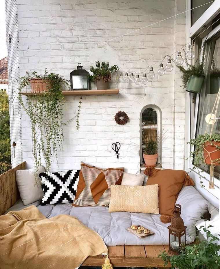 petit balcon avec meubles en palettes 