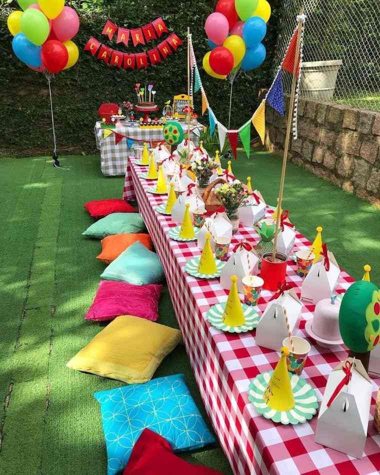 table d'anniversaire extérieur