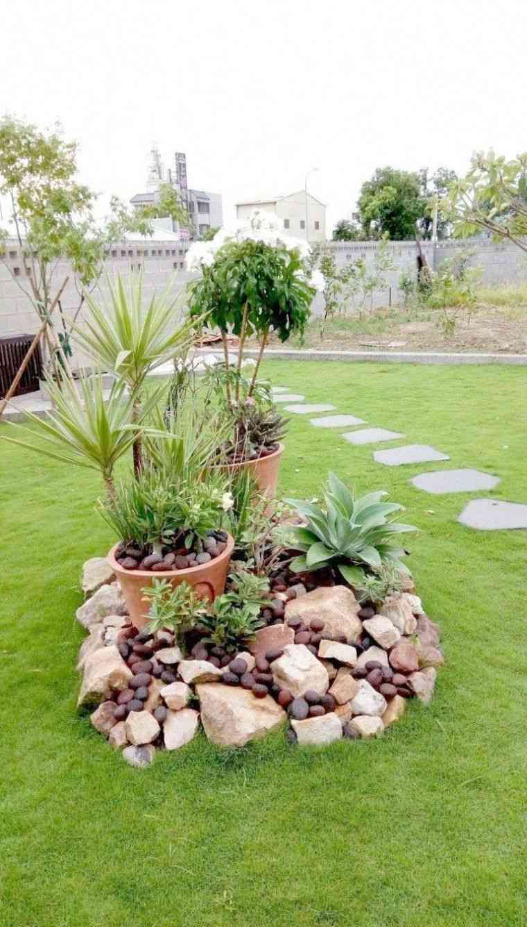 décoration de jardin avec pot de plantes 