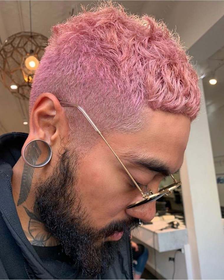mulet homme cheveux rose or