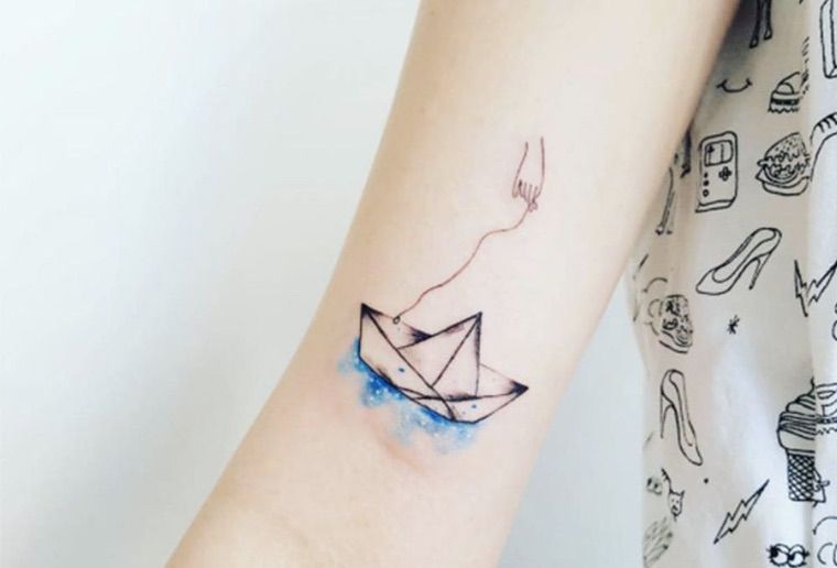 tatouage à la mode bateau