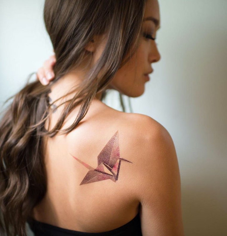 tatouage épaule origami