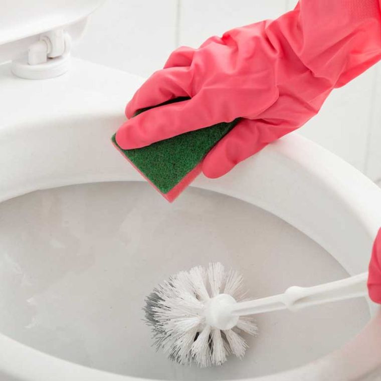 astuces comment nettoyer le fond des toilettes