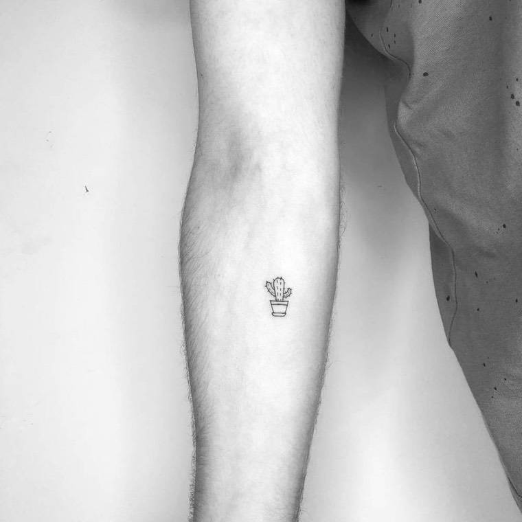 tatouage cactus petit et minimaliste