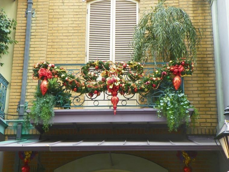décoration de noël extérieur pour balcon grille