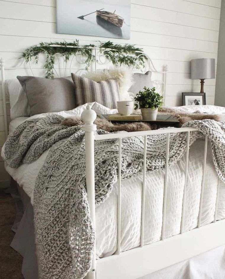 idée de déco de lit avec coussins cozy 