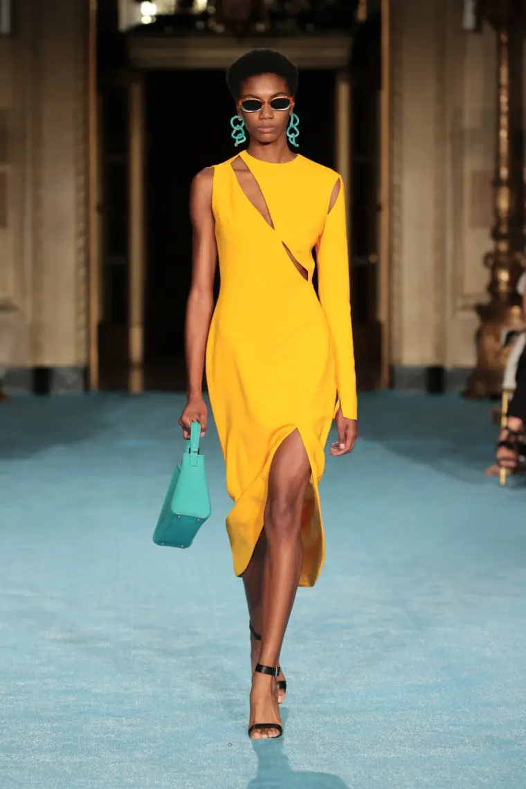 robe d'été élégante en jaune 2022