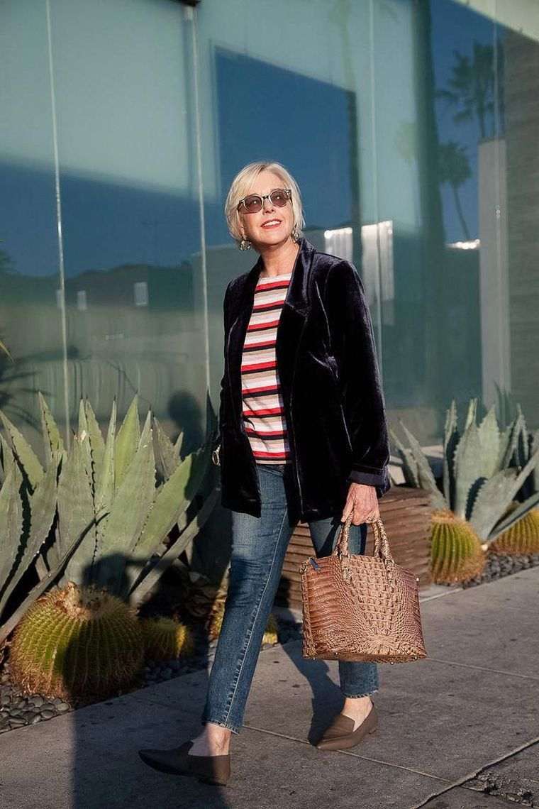 tendance look moderne femme 40 ans avec jeans