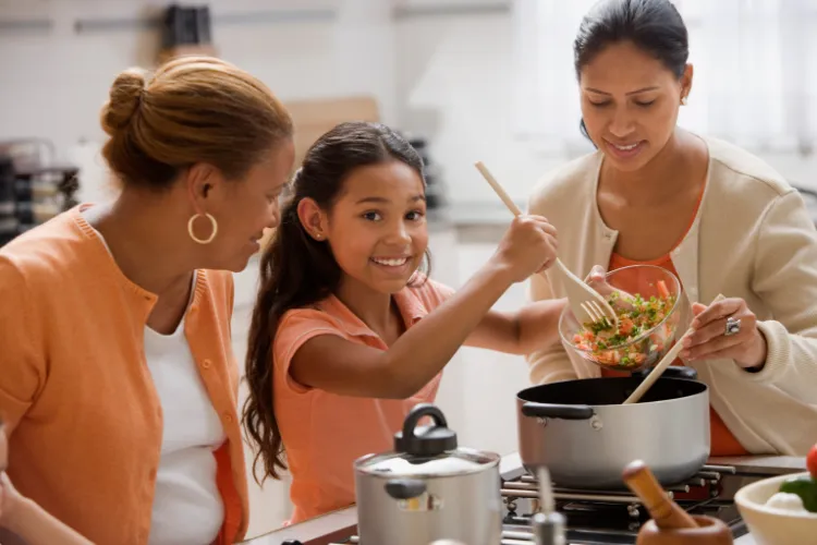 aidez votre enfant qui cuisine