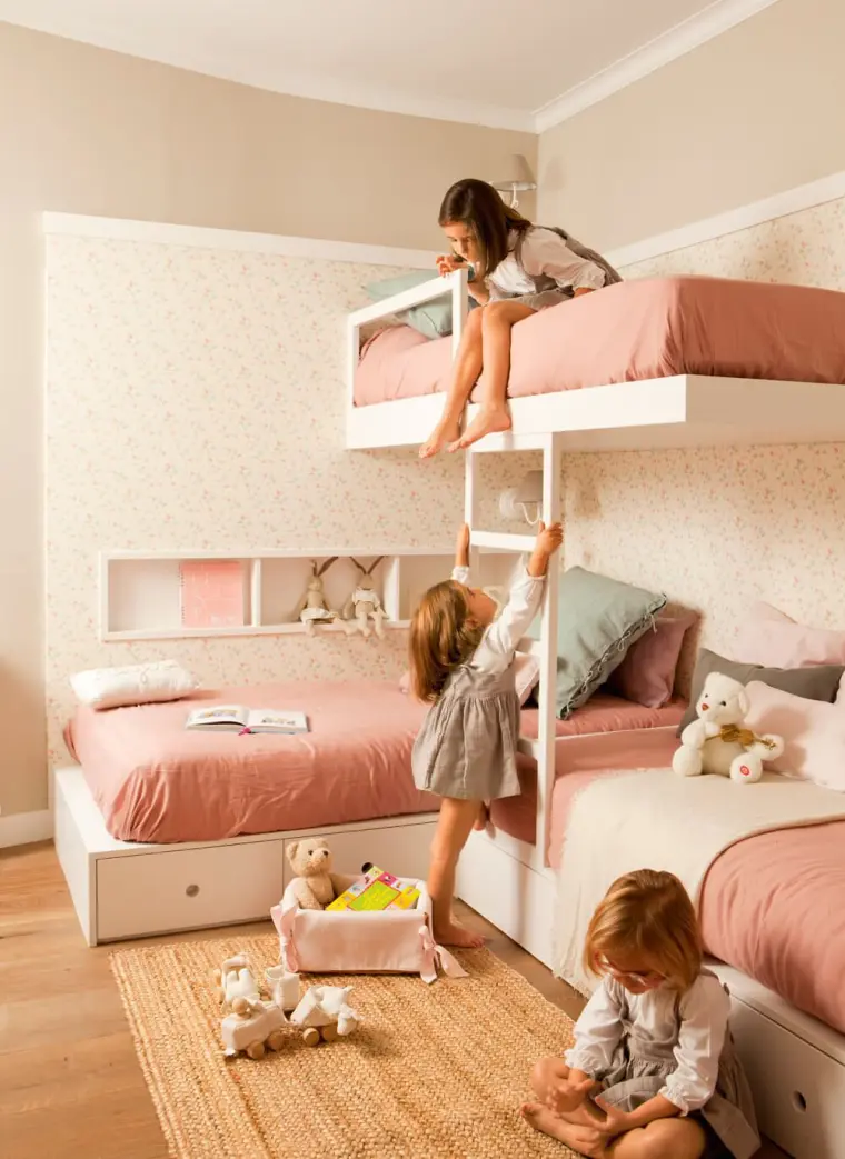 chambre deux enfants avec lits pour filles