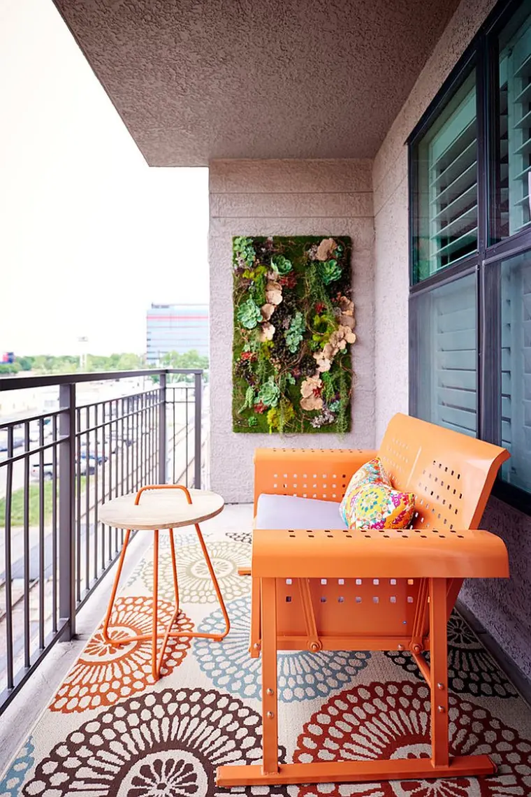 décoration balcon en couleurs vives