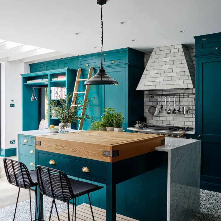 espace cuisine spacieuse couleur verte