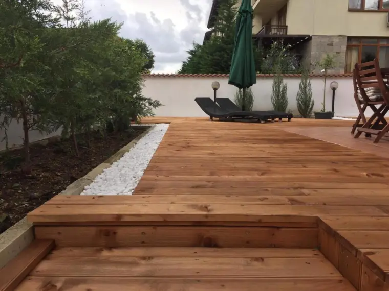 comment faire une terrasse en bois : astuces DIY