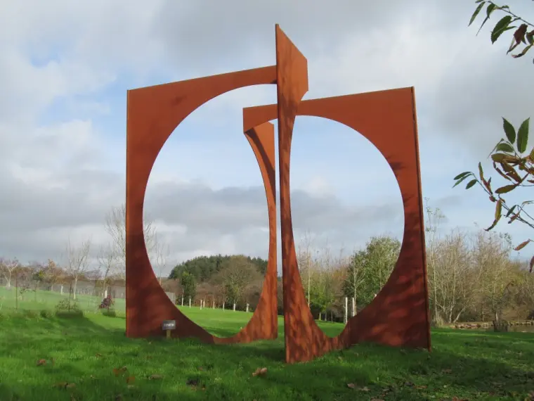 grande sculpture acier abstrait