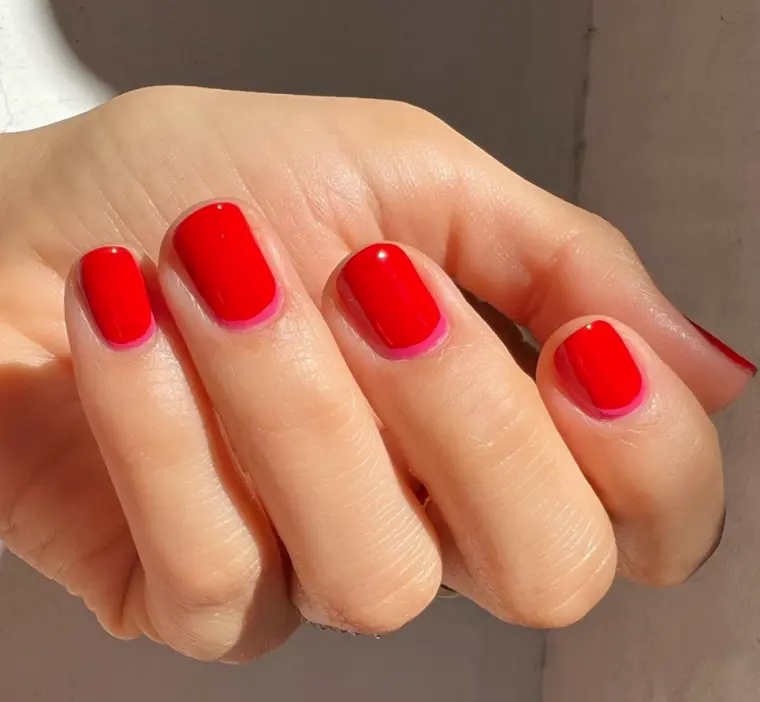 ongles courts nail art simple french rouge