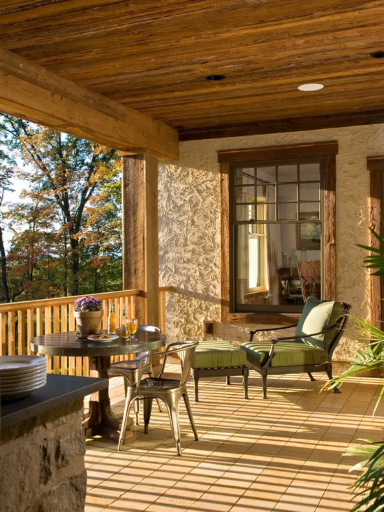 veranda spacieuse eclairee bois