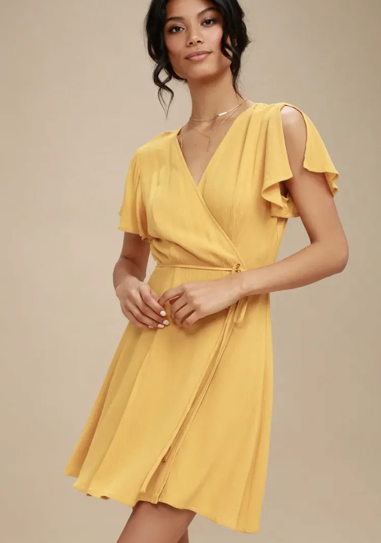 robe jaune courte élégante