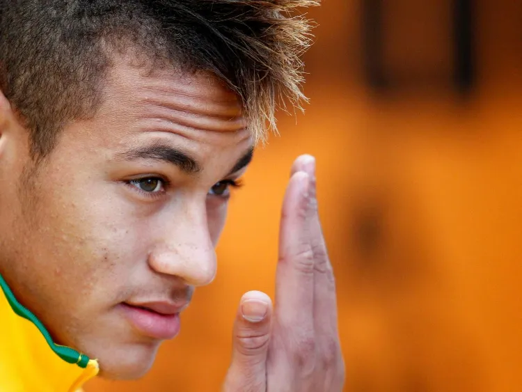 spiky coupe cheveux Neymar